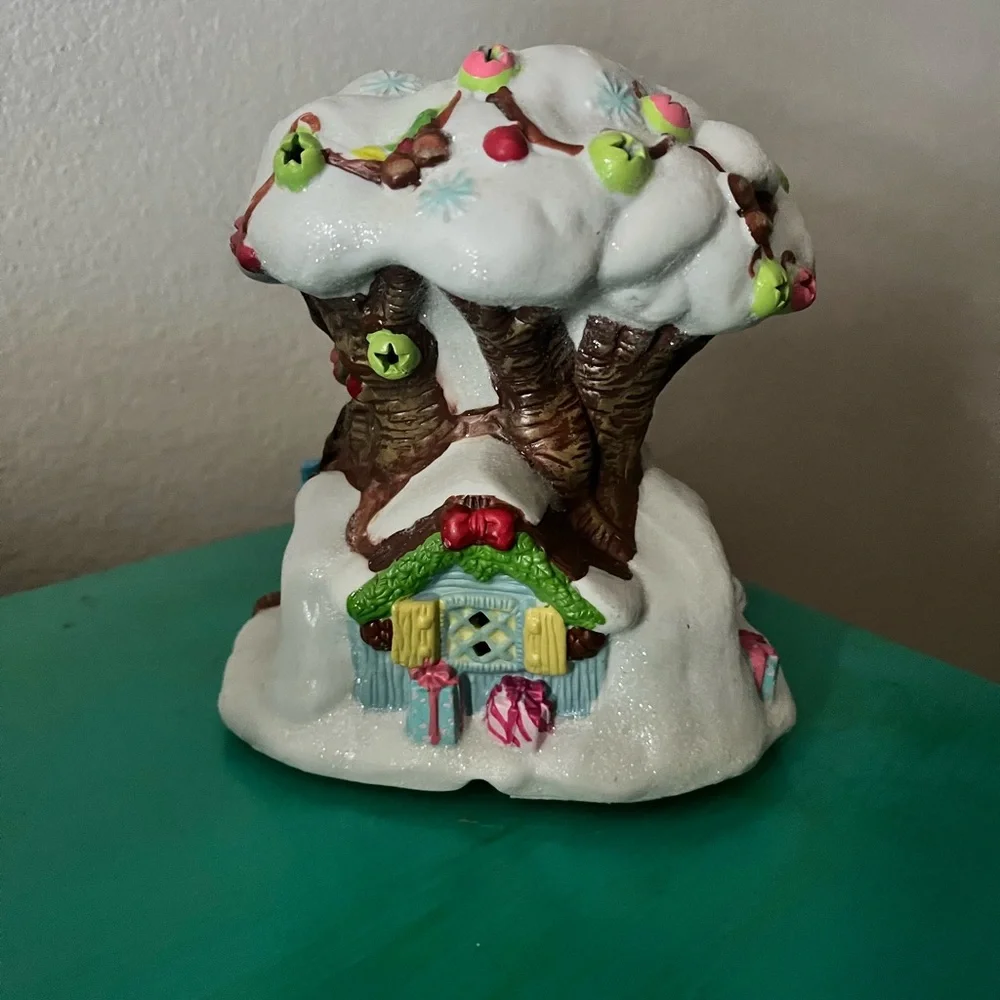 Disney Winnie the Pooh Holiday Tree Decor - Picture 3 of 6